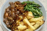 HelloFresh Steak Strips with Cheesy Wedges and Posh Gravy