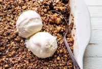 Paleo Apple Crisp Recipe with Almond Streusel