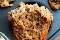 Cinnamon Oatmeal Muffins with Crunchy Streusel