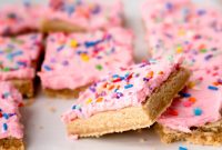 Frosted Sugar Cookie Cake Bars Recipe
