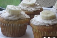 Banana Cupcakes with Honey-Cinnamon Frosting