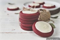 Chewy Red Velvet Cookies with Cream Cheese Filling