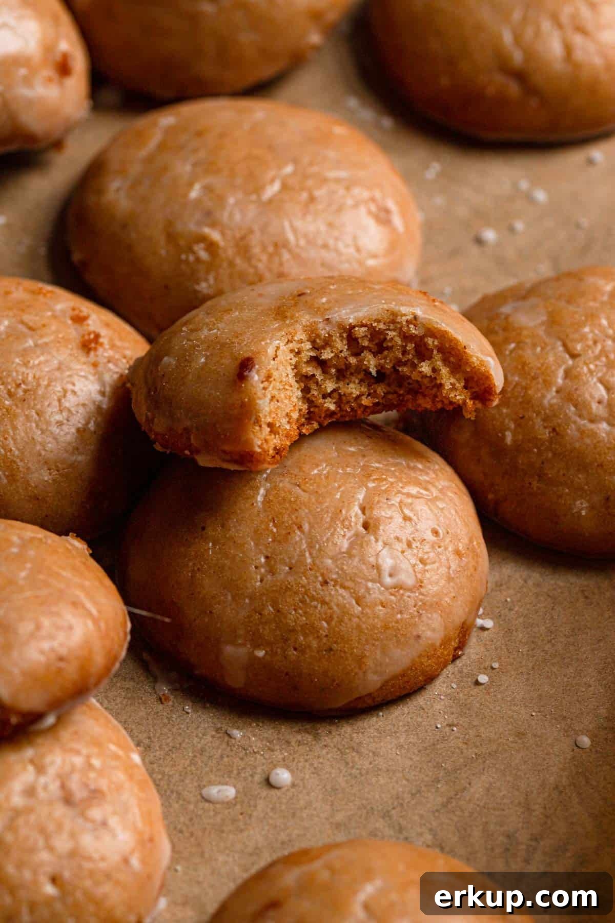 Spiced honey cookie.