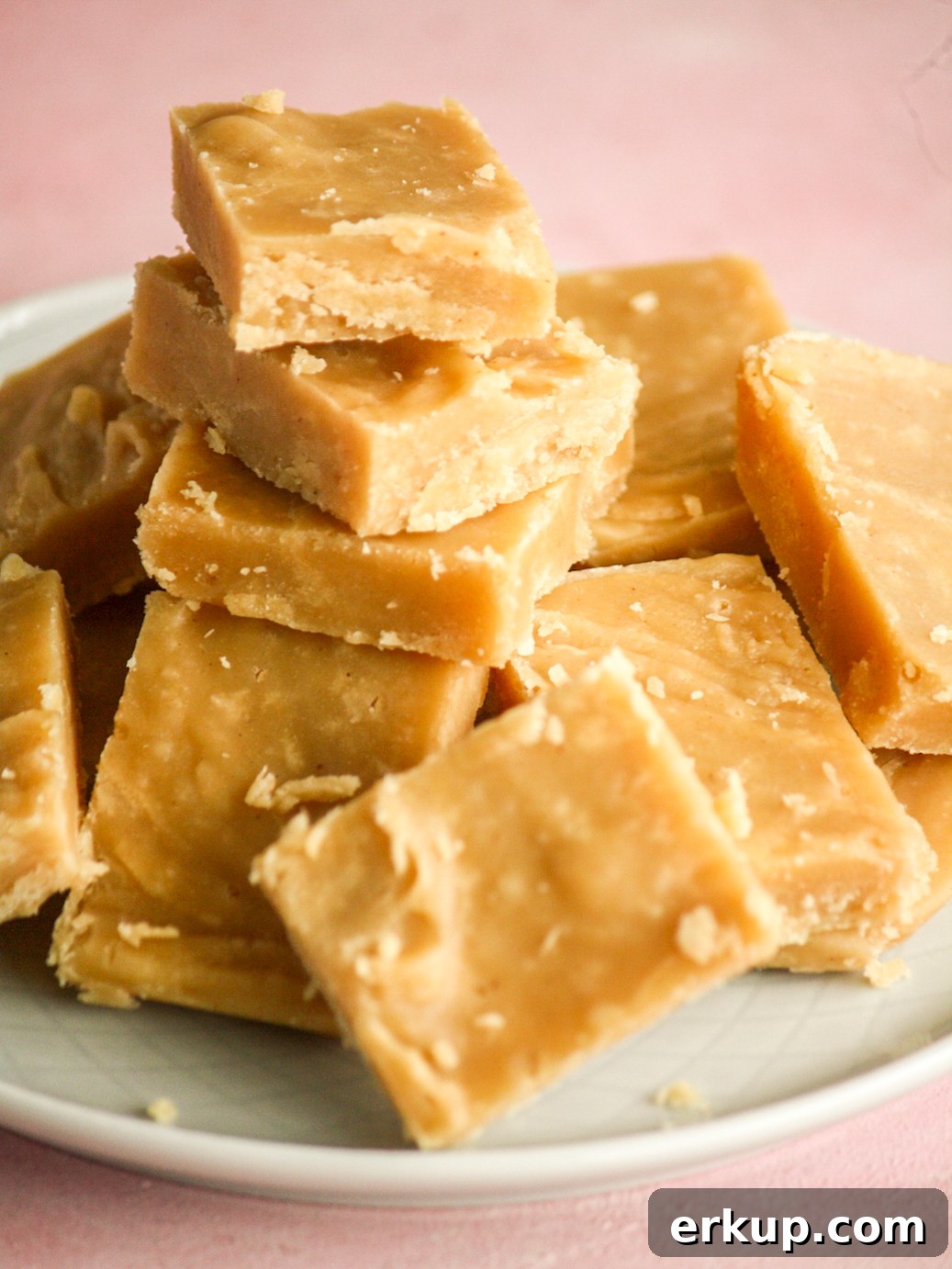 Super easy, no-fuss, smooth peanut butter fudge