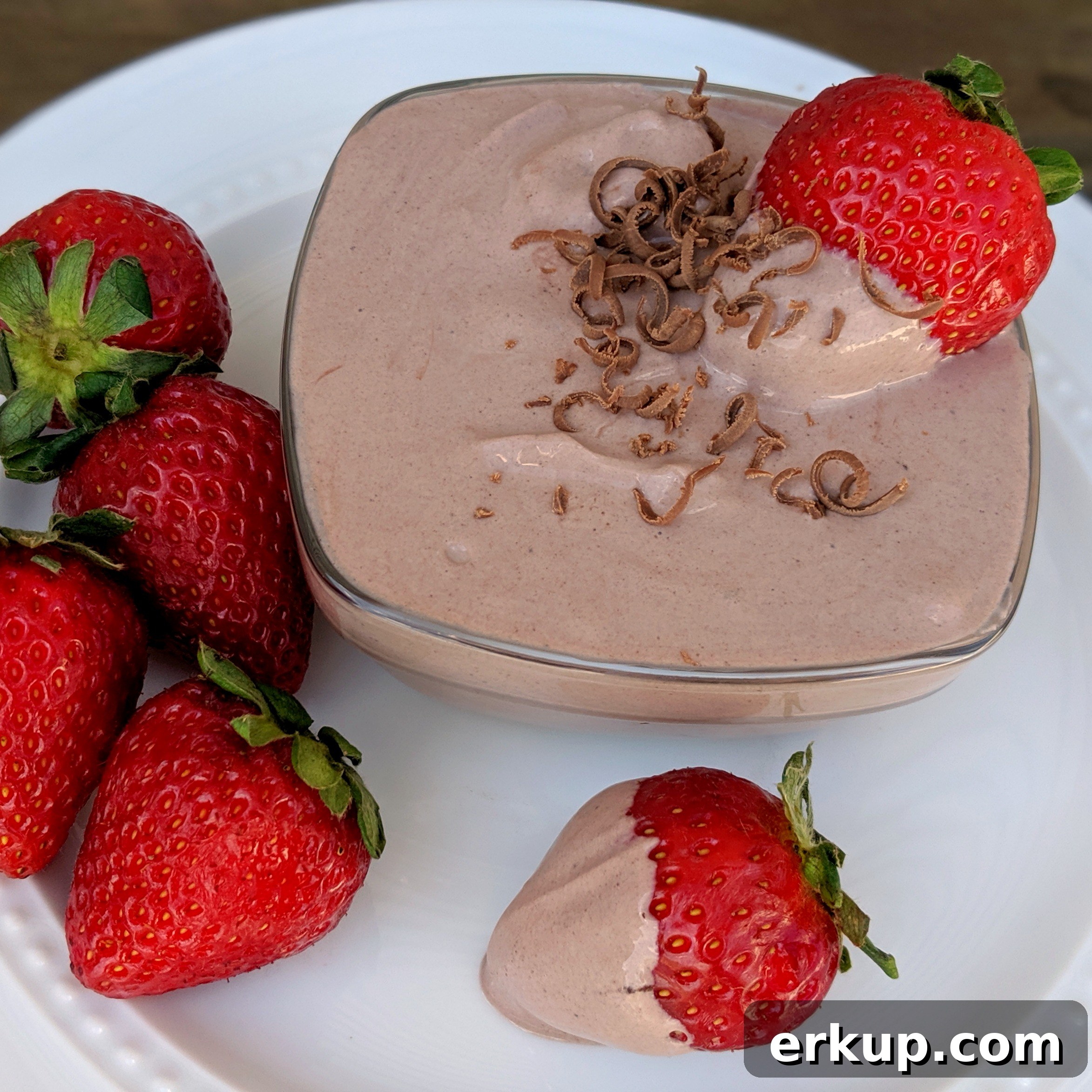 9 Sweet and Savory Low-Calorie Dip Recipes for Snacking 4 img 24214 3