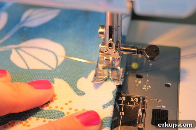 DIY Reversible Placemat: Step-by-Step Sewing Tutorial 11 sewing machine sewing fabric