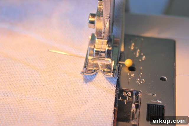 DIY Reversible Placemat: Step-by-Step Sewing Tutorial 8 sewing machine stitching fabric