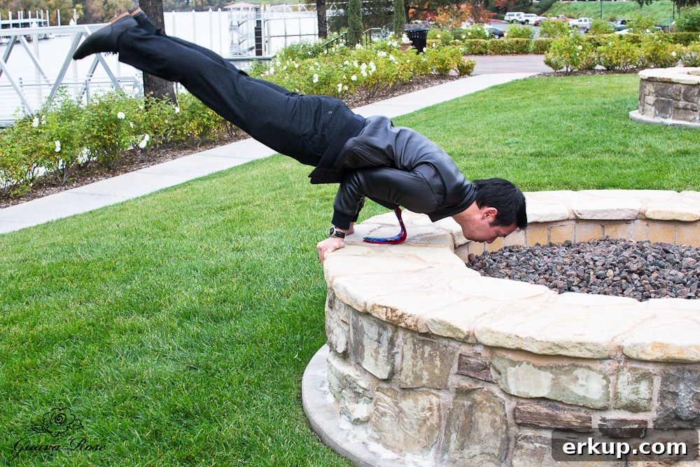 Cole in a diagonal plank