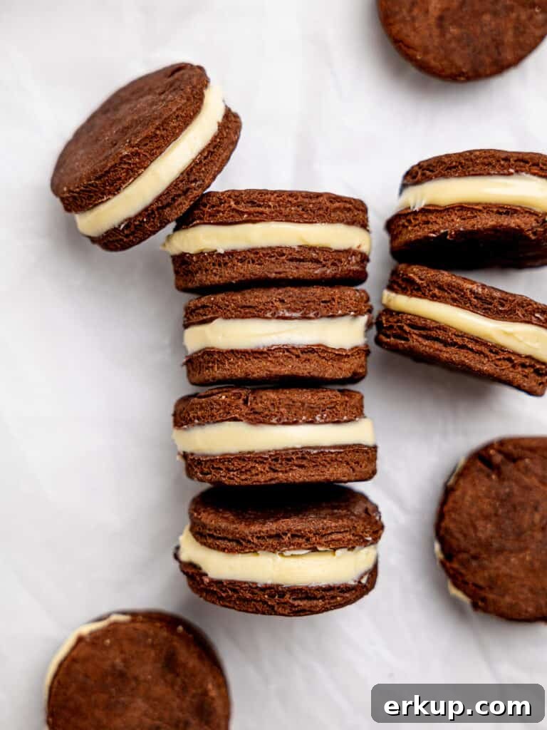 Homemade Oreos: 5-Ingredient Recipe 4 Healthy Oreos with cream cheese filling.