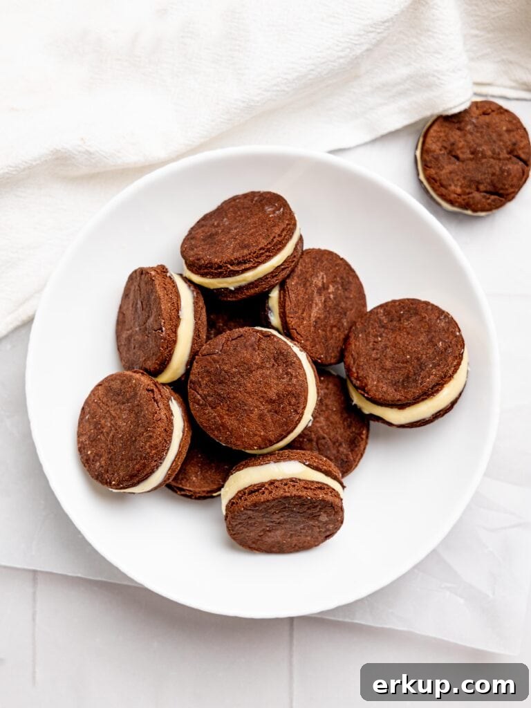 Homemade Oreos: 5-Ingredient Recipe 6 A bowl of healthy oreos.