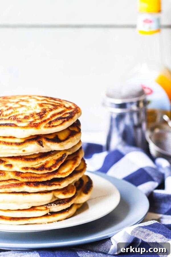 How to make fluffy pancakes? Take a look at this easy pancake recipe. They are easy to make, done in 20 minutes and melt in your mouth.